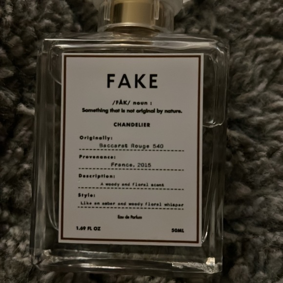 Chandelier Fragrance - Picture 2 of 3